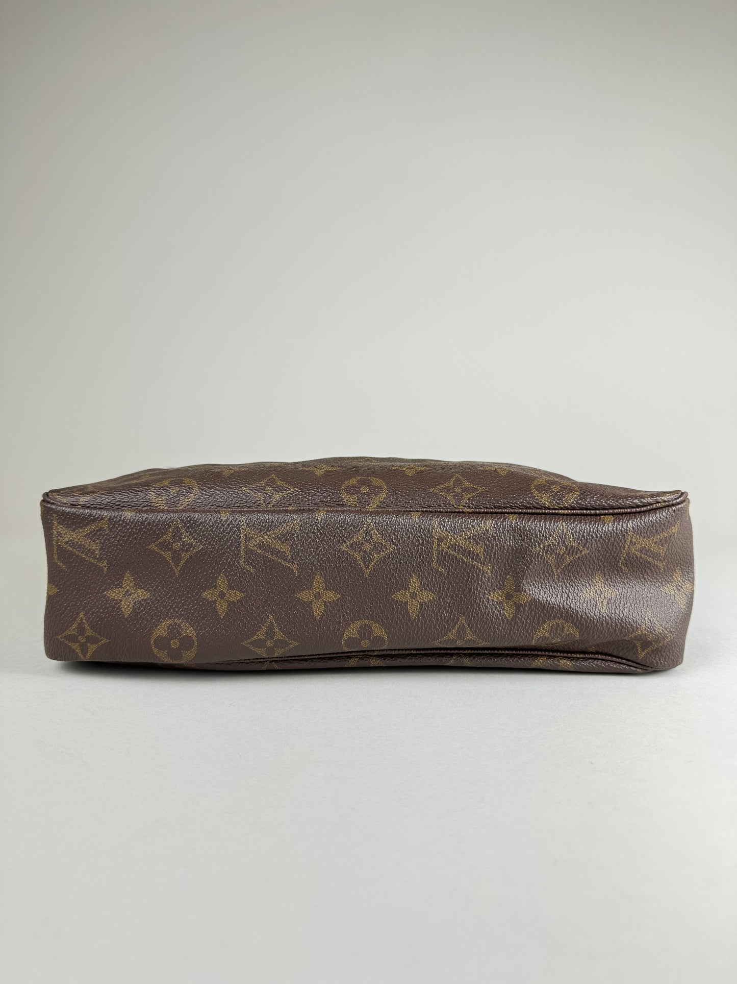 Louis Vuitton Trousse Toilette 28