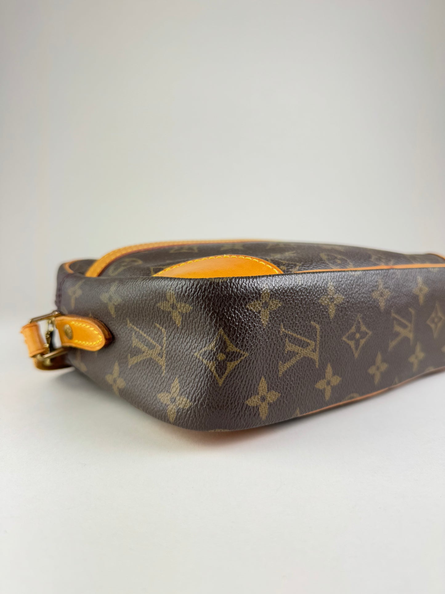Louis Vuitton Trocadero 27