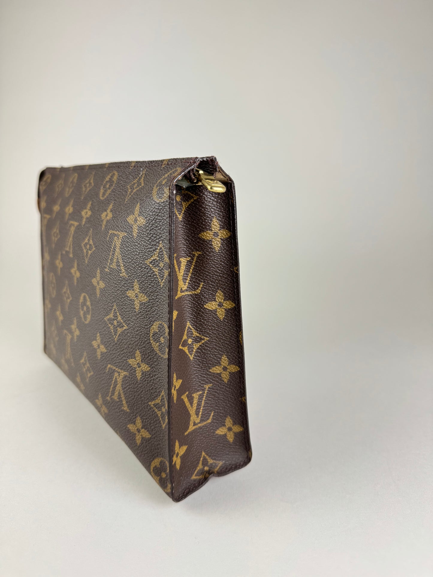 Louis Vuitton Poche Toilette 26