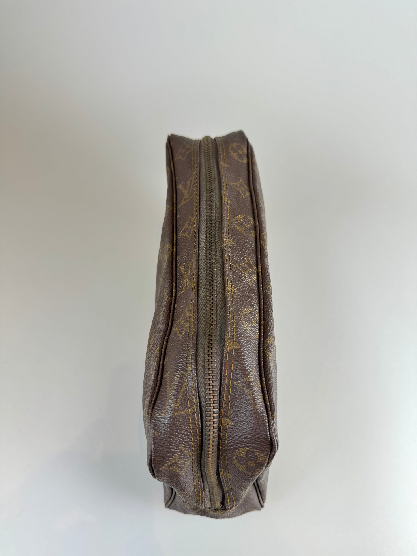 Louis Vuitton Trousse Toilette 28