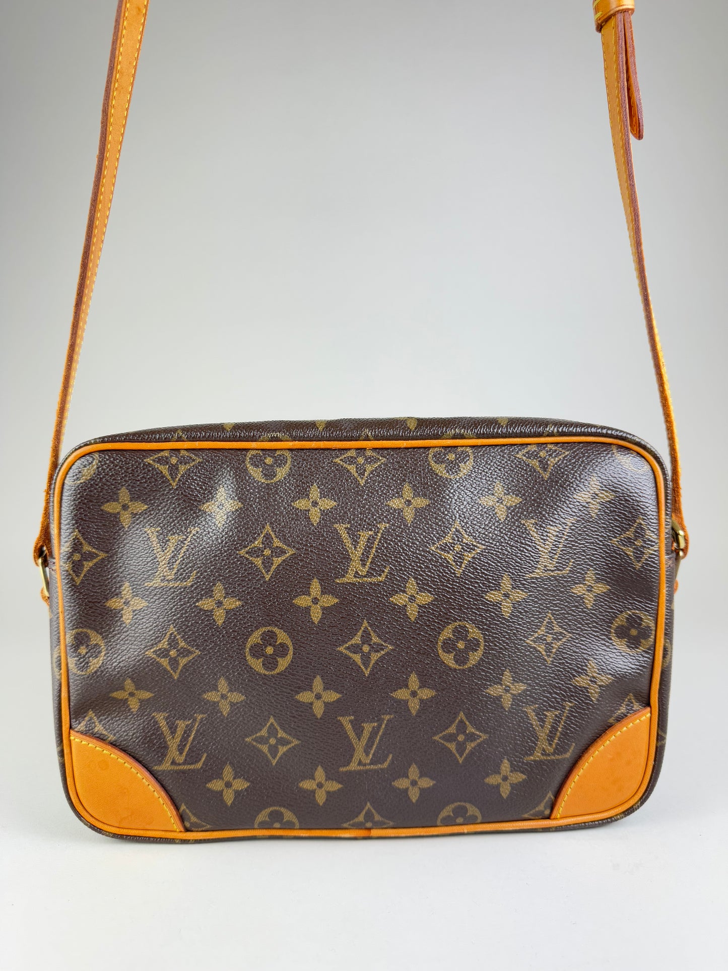 Louis Vuitton Trocadero 27