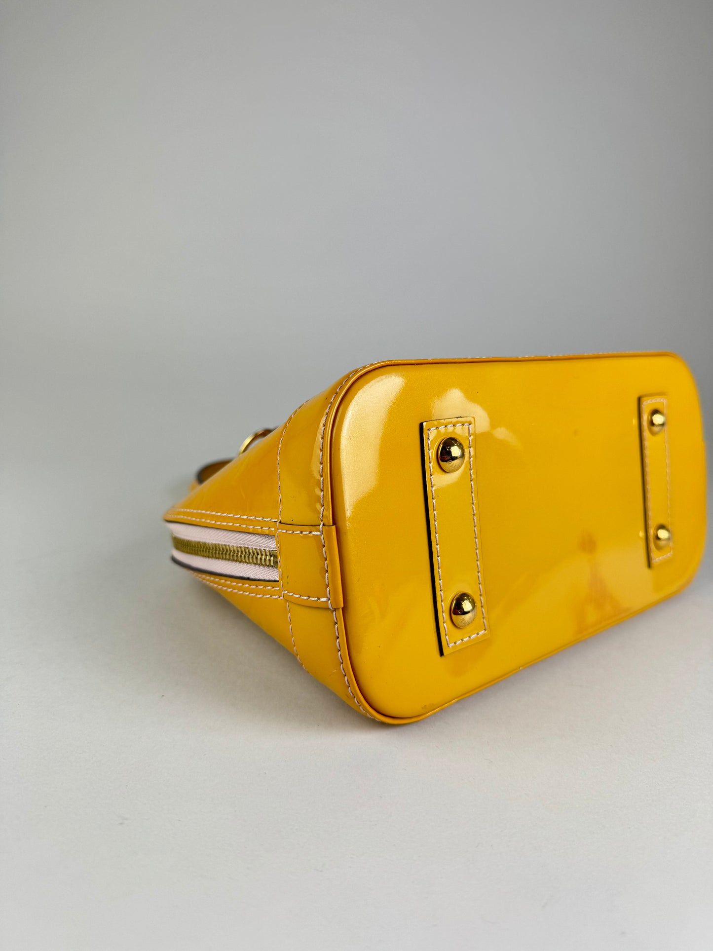 Louis Vuitton Alma BB Vernice