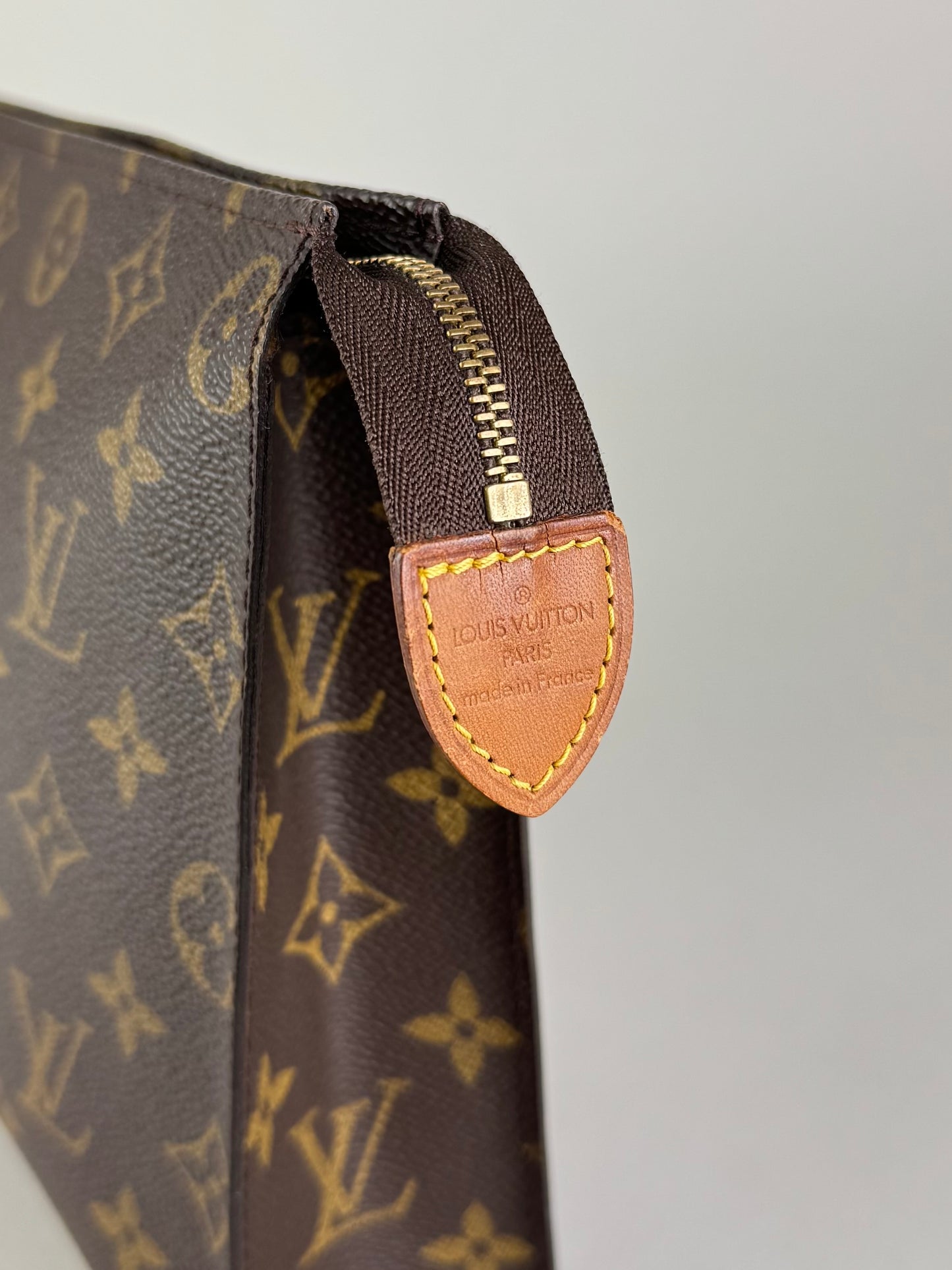 Louis Vuitton Poche Toilette 26