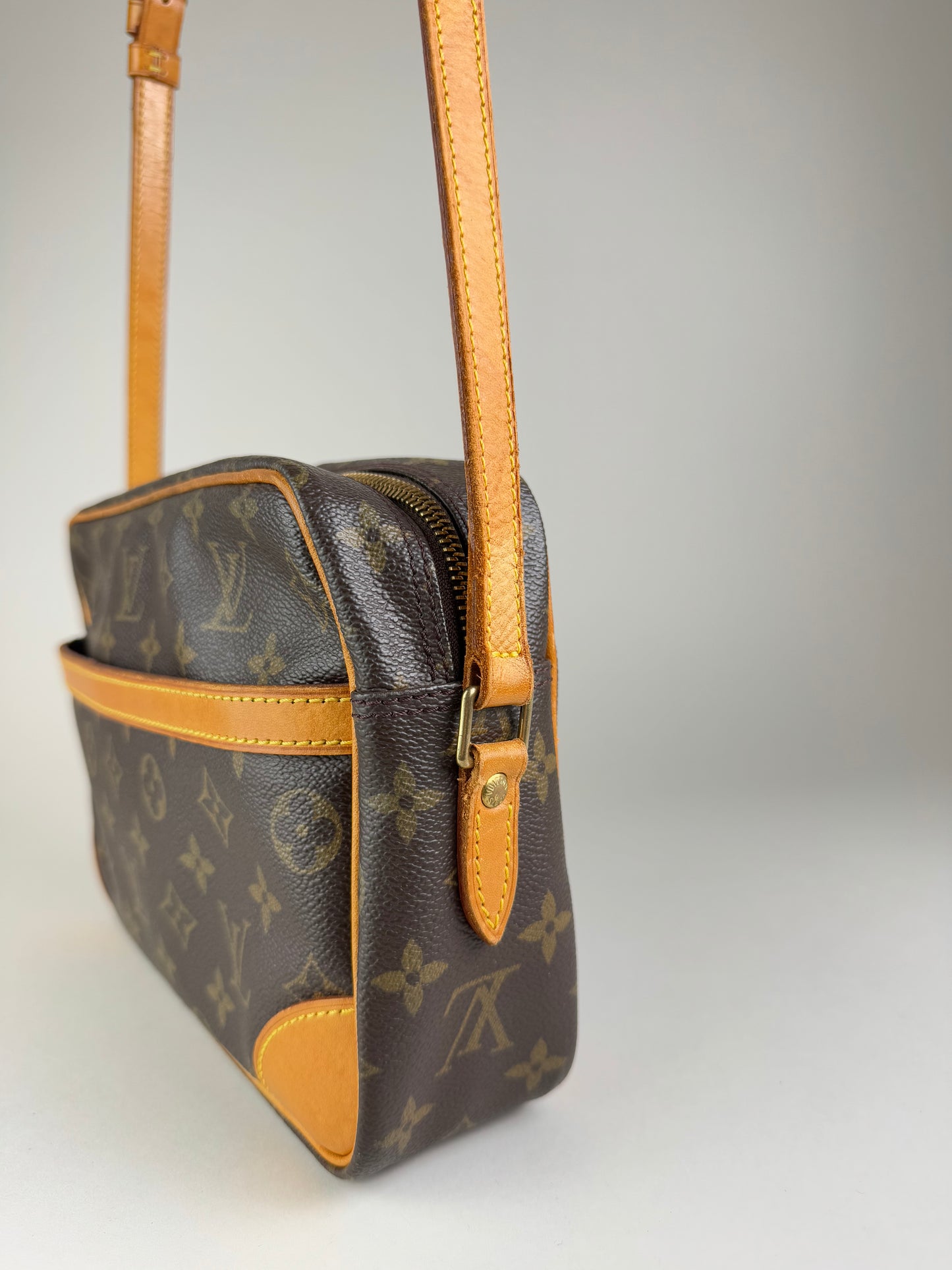 Louis Vuitton Trocadero 27