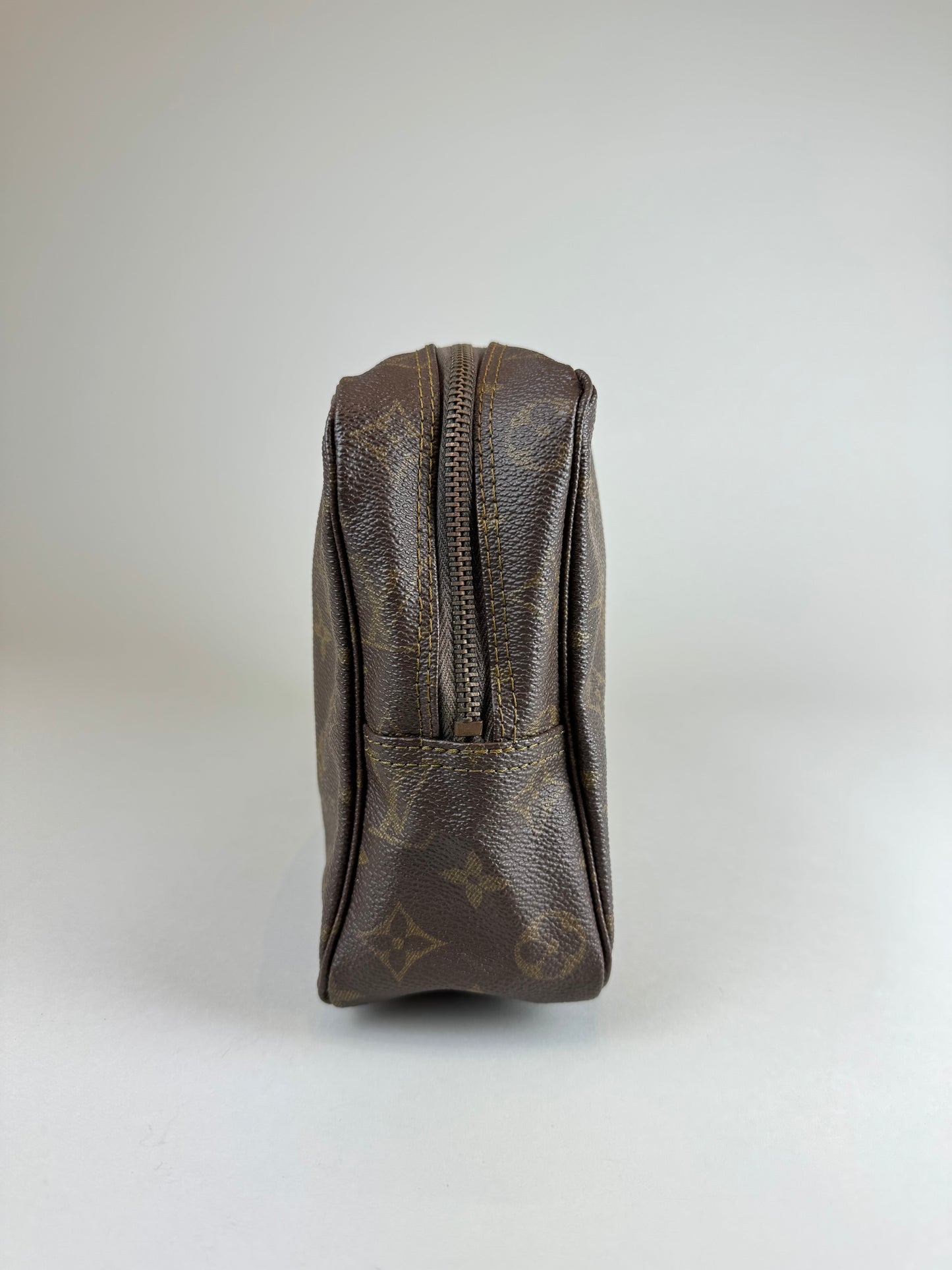 Louis Vuitton Trousse Toilette 28