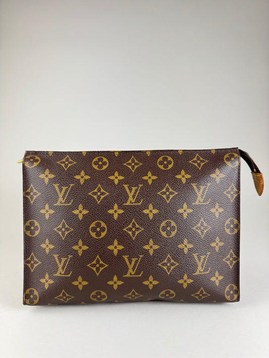 Louis Vuitton Poche Toilette 26