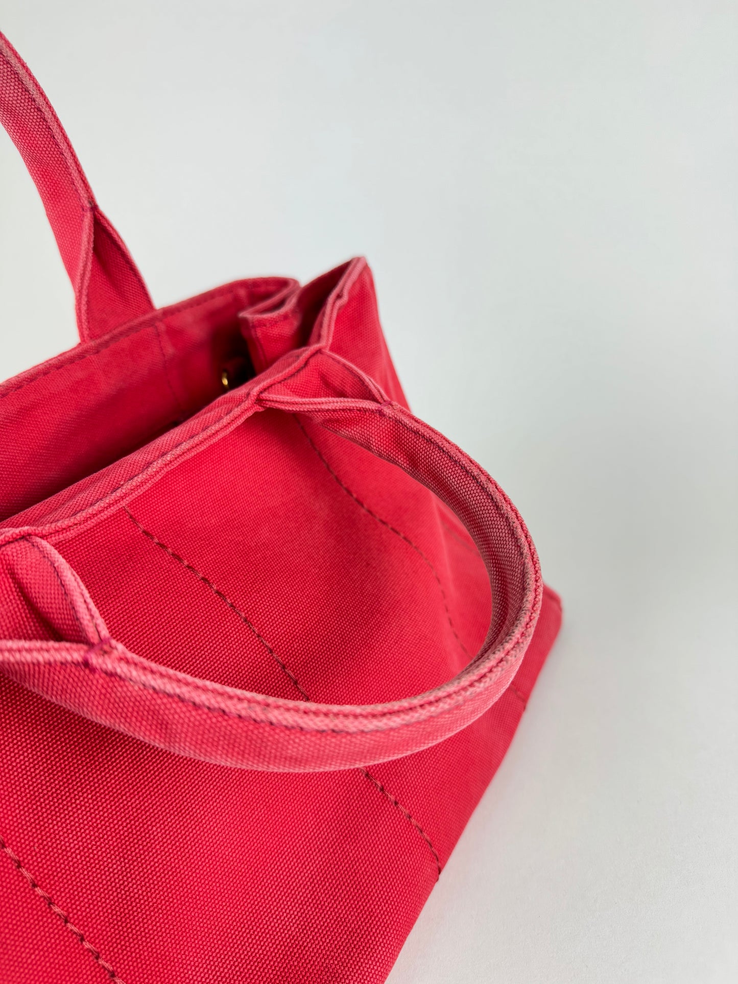 Prada Canapa MM