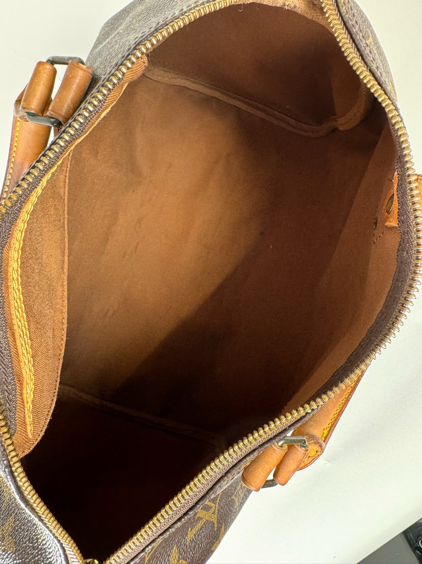Louis Vuitton Speedy 30