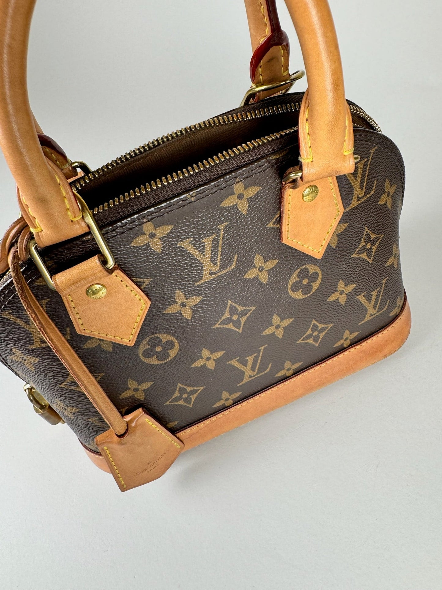 Louis Vuitton Alma BB - respace.studio