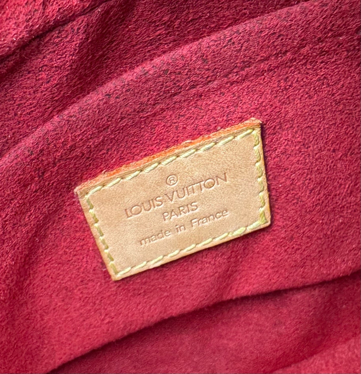 Louis Vuitton Croissant - respace.studio