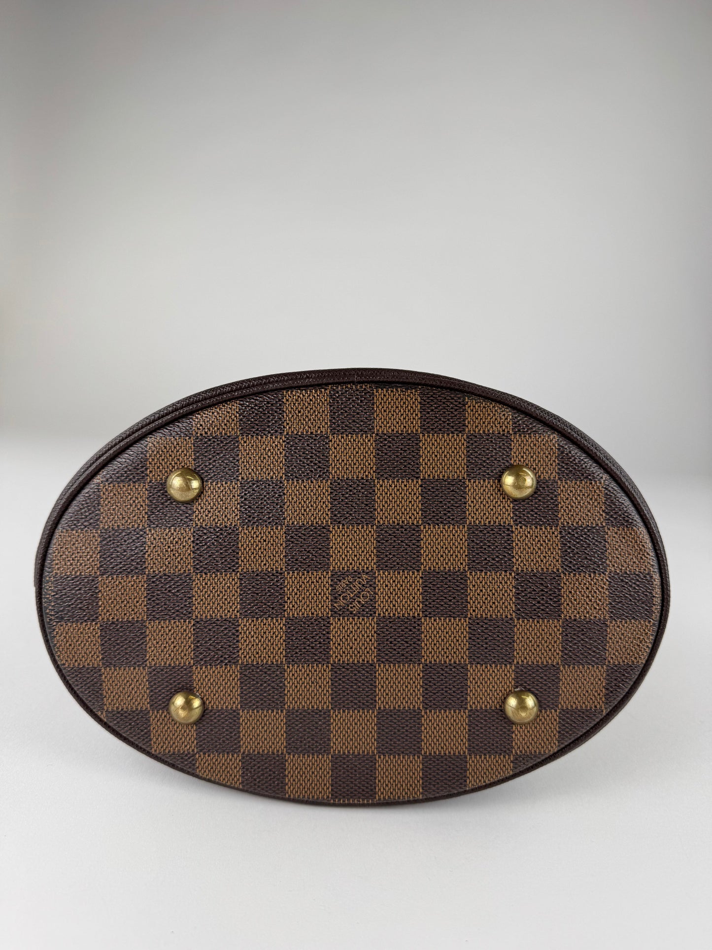 Louis Vuitton Marais - respace.studio