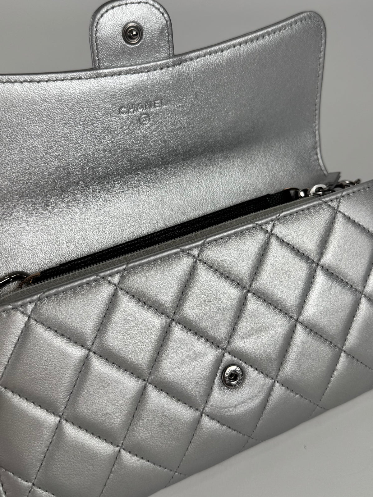 Chanel Wallet On Chain