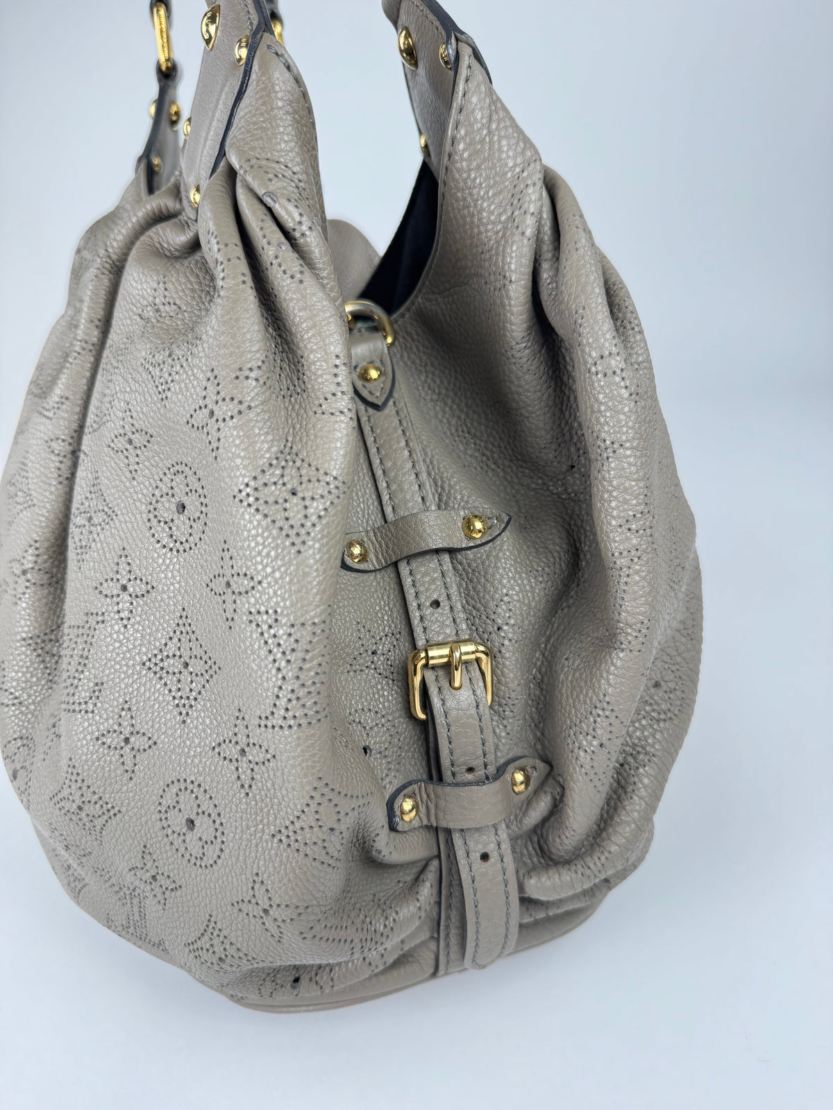 Louis Vuitton Mahina Hobo