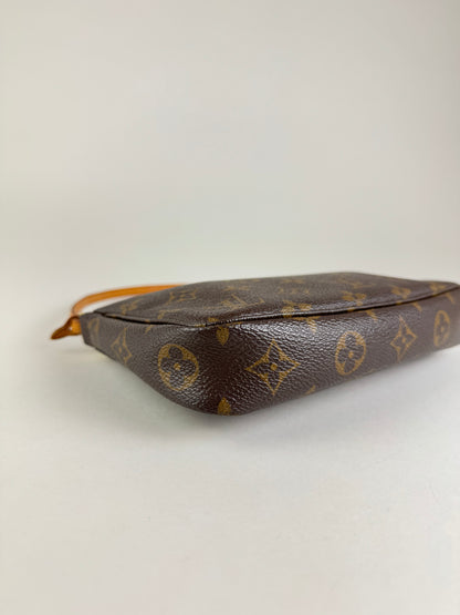 Louis Vuitton Pochette Accessories