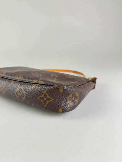 Louis Vuitton Pochette Accessories