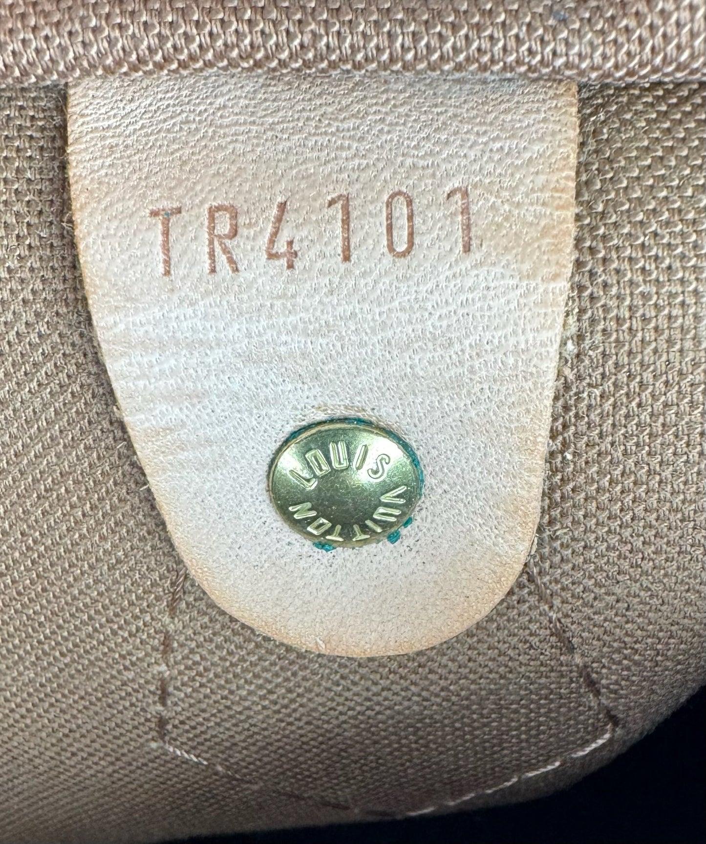 Louis Vuitton Speedy 30