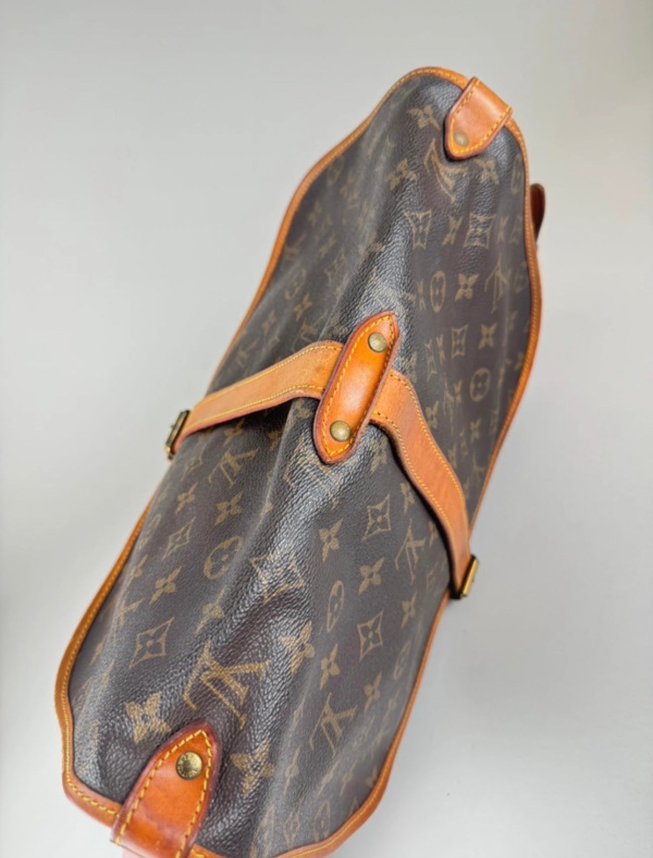 Louis Vuitton Saumur