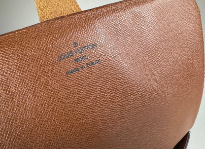 Louis Vuitton Caurtouchiere MM