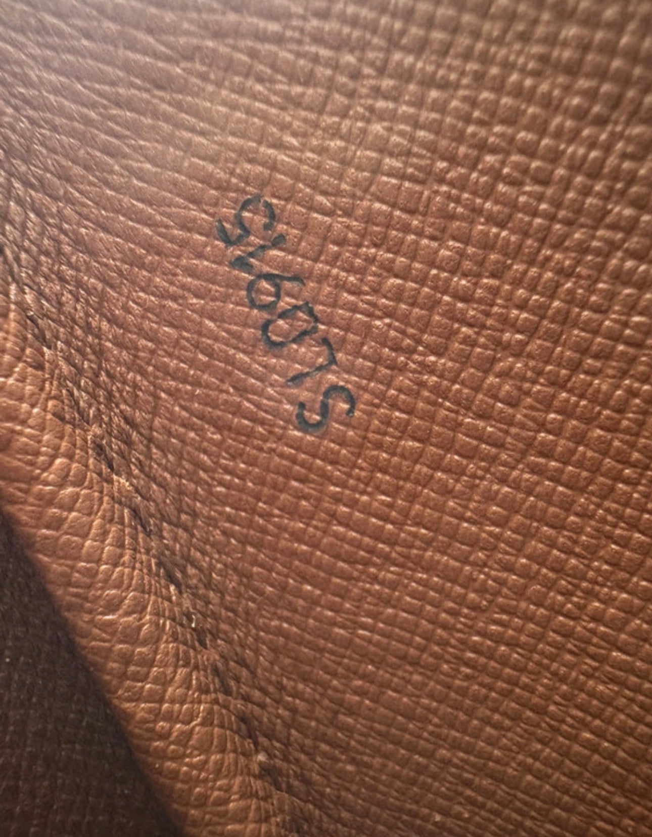 Louis Vuitton Caurtouchiere MM