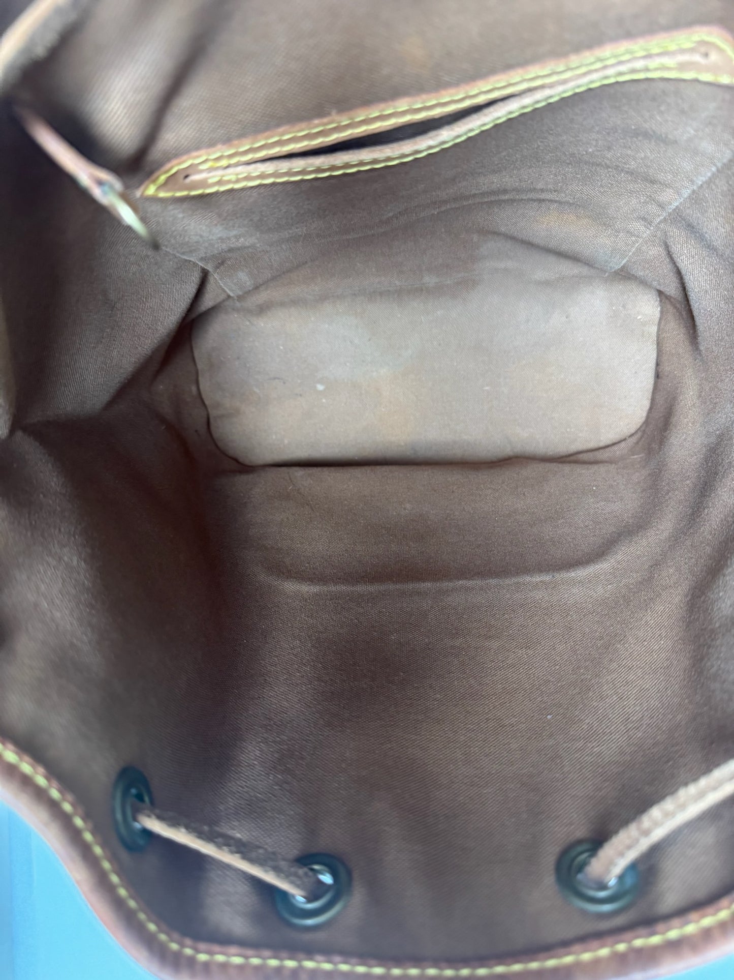 Louis Vuitton Montsouris MM