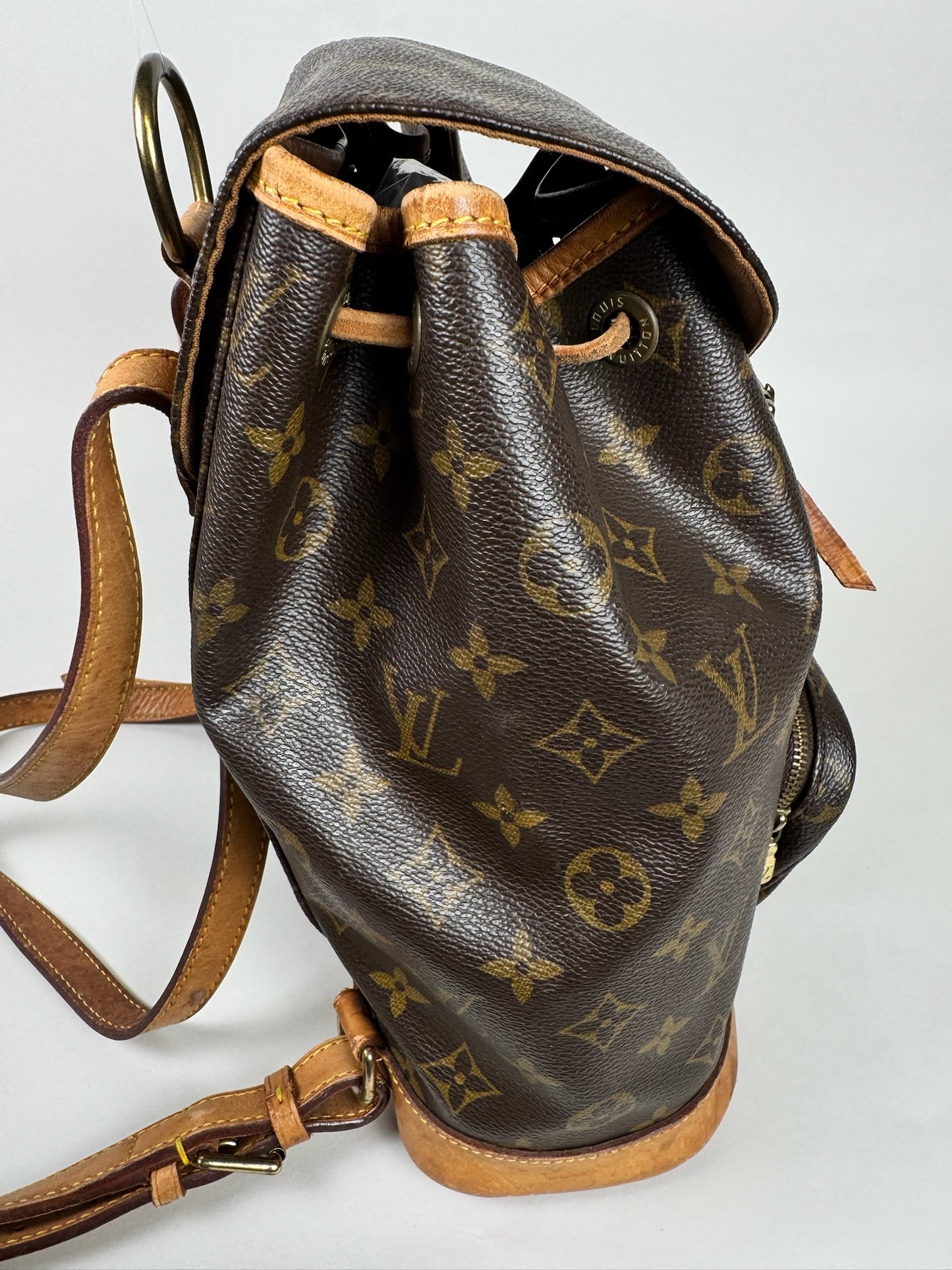 Louis Vuitton Montsouris MM