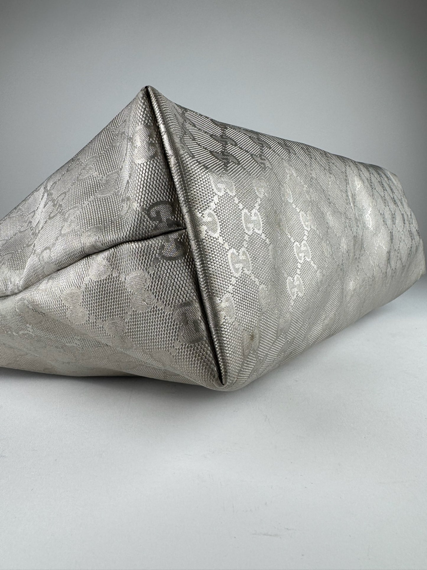 Gucci Imprime Metallic Tote