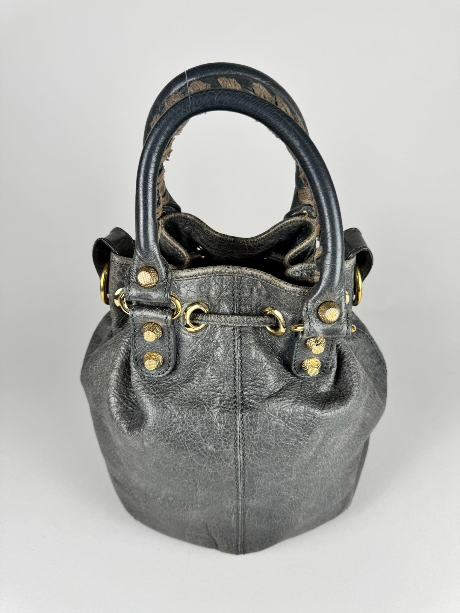 Balenciaga Bucket - respace.studio