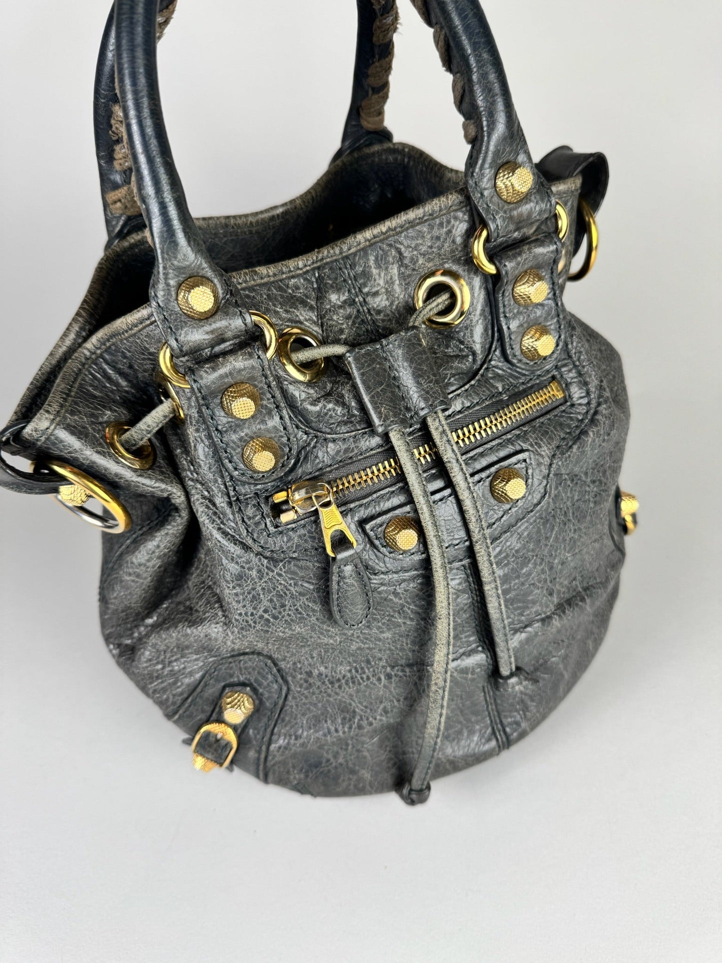 Balenciaga Bucket - respace.studio