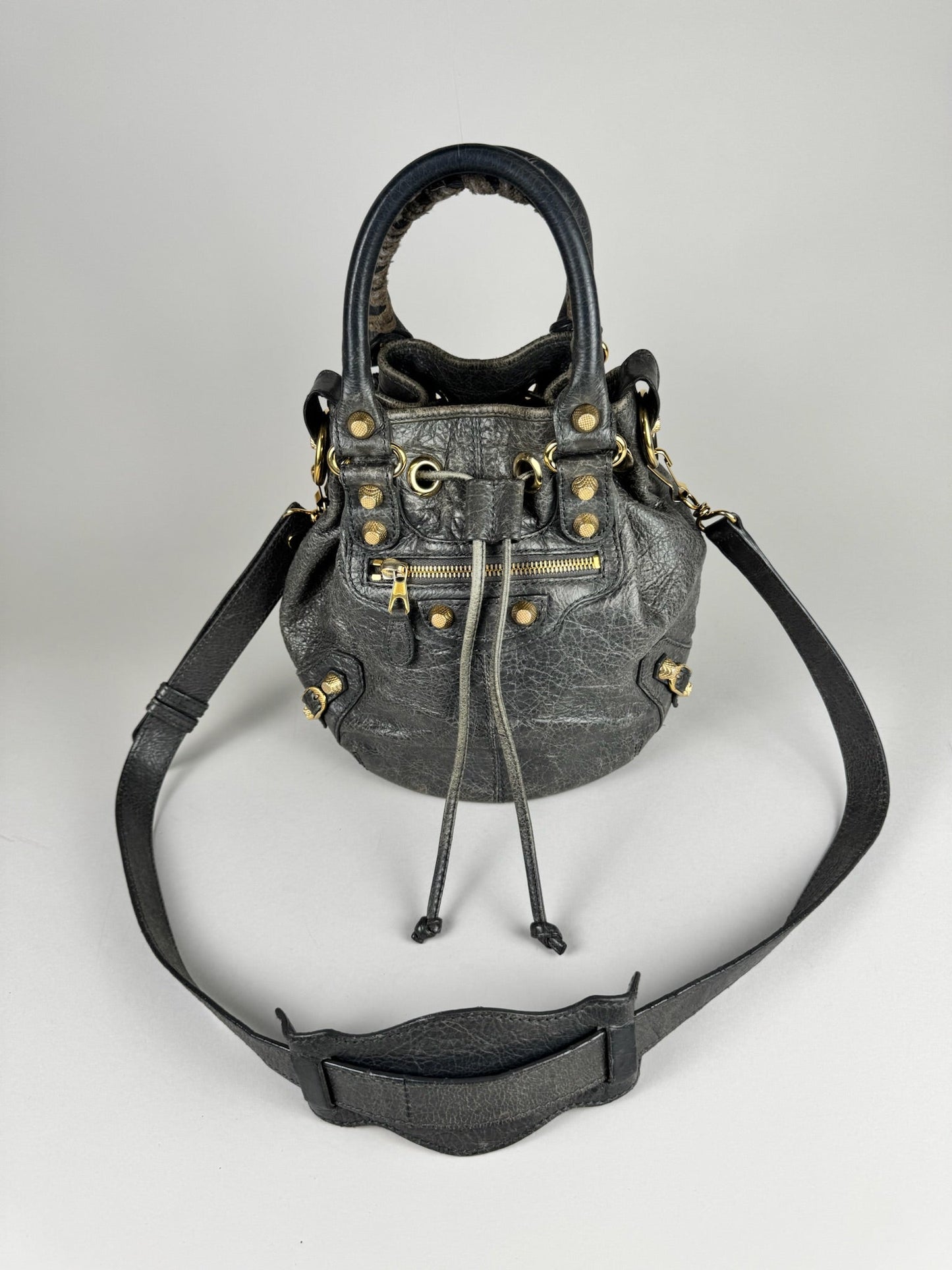 Balenciaga Bucket - respace.studio