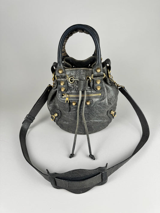 Balenciaga Bucket - respace.studio
