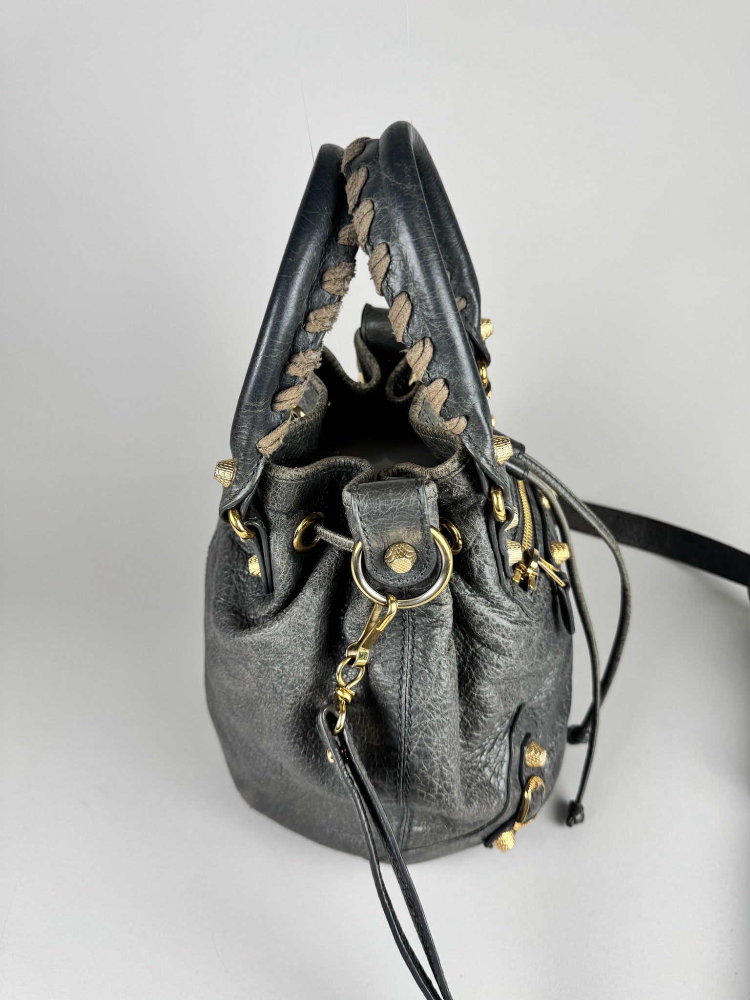 Balenciaga Bucket - respace.studio