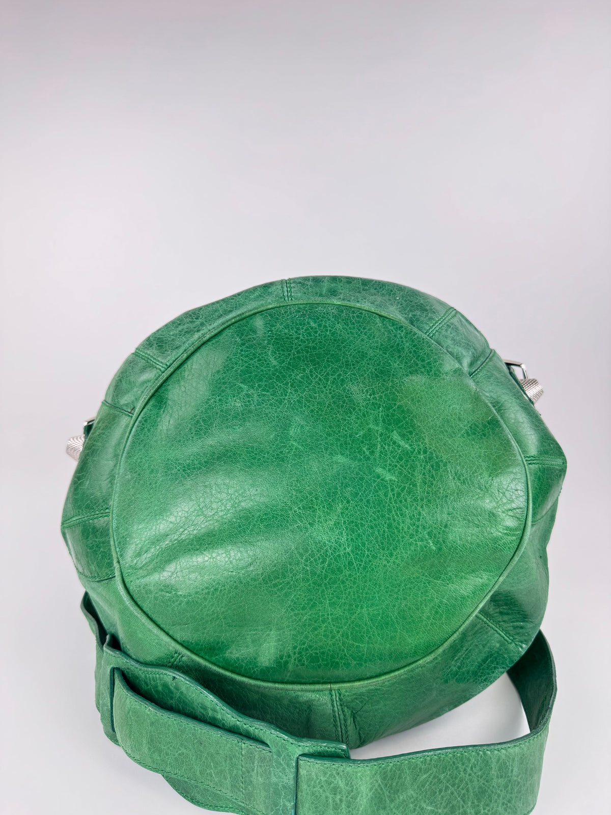 Balenciaga Bucket Pompon Giant - respace.studio