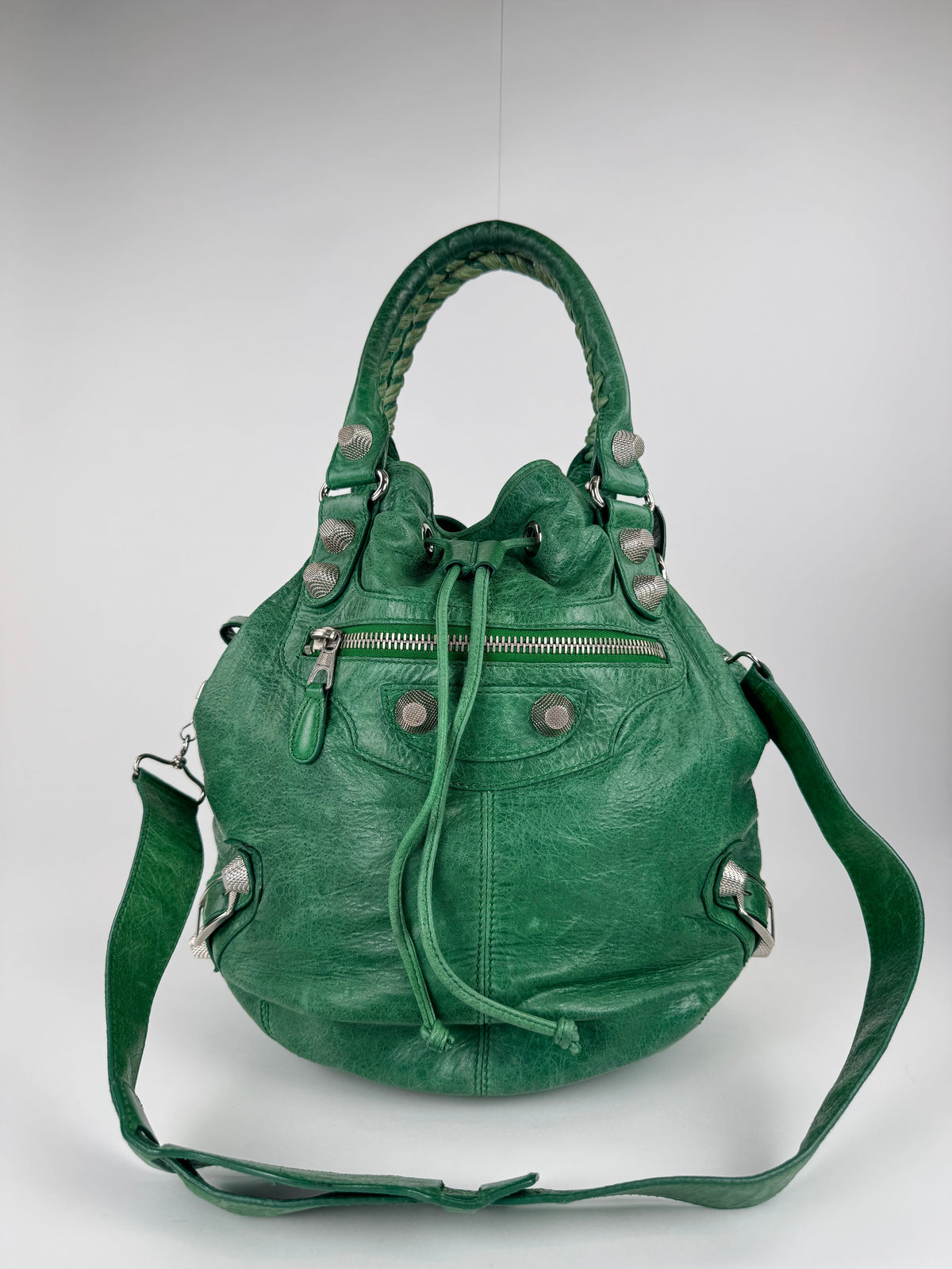 Balenciaga Bucket Pompon Giant - respace.studio