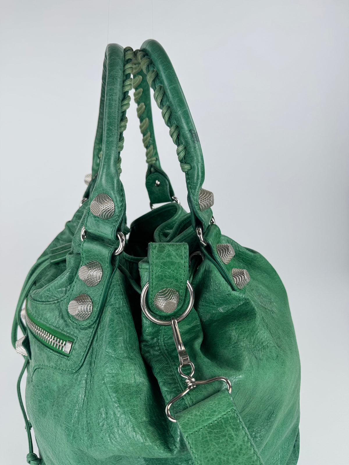 Balenciaga Bucket Pompon Giant - respace.studio