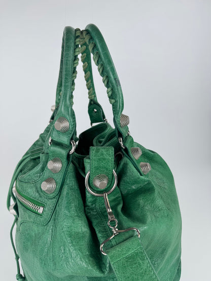 Balenciaga Bucket Pompon Giant - respace.studio