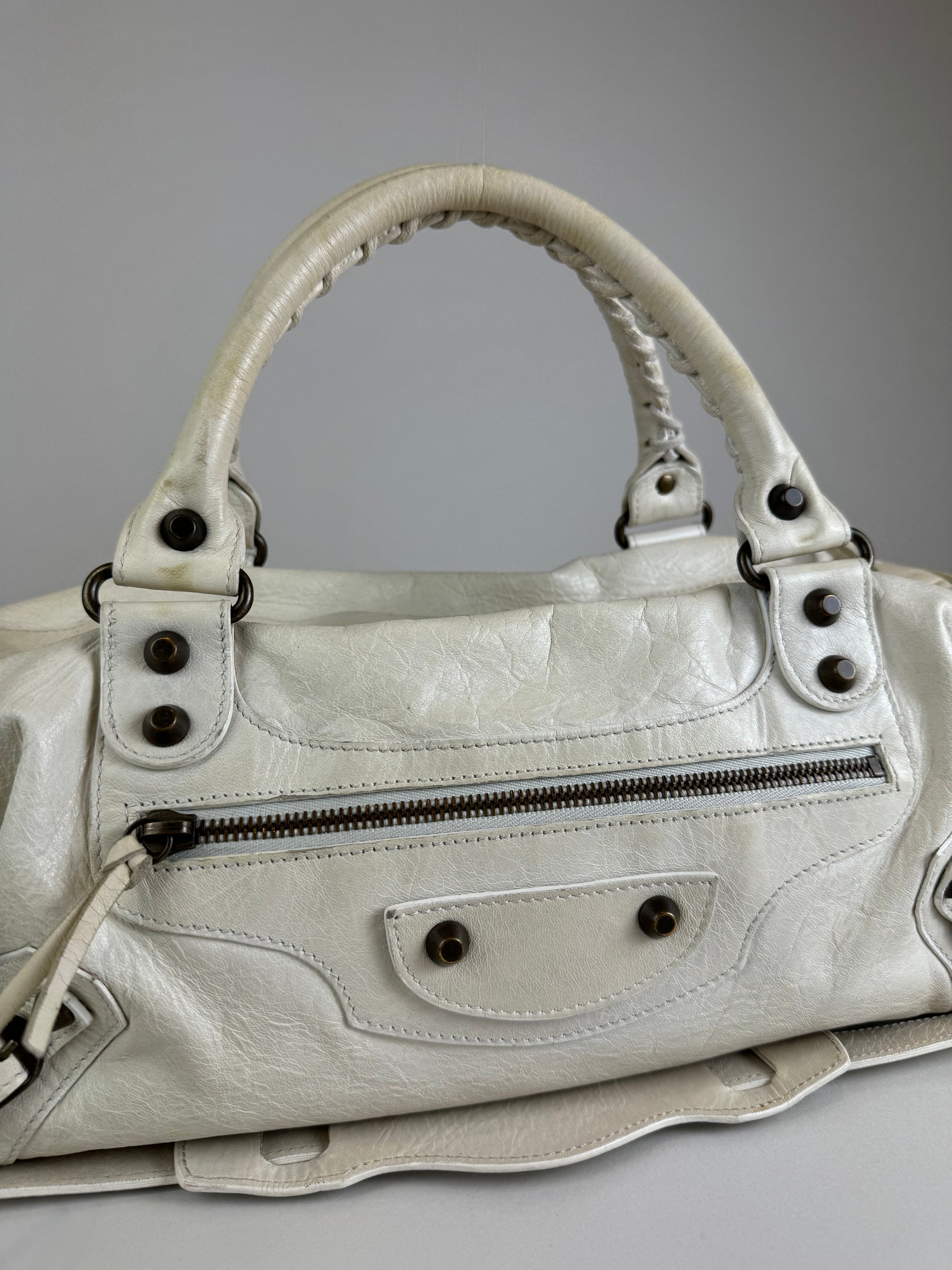 Balenciaga City - respace.studio