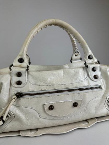Balenciaga City - respace.studio