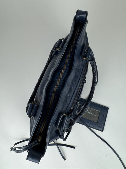 Balenciaga City - respace.studio