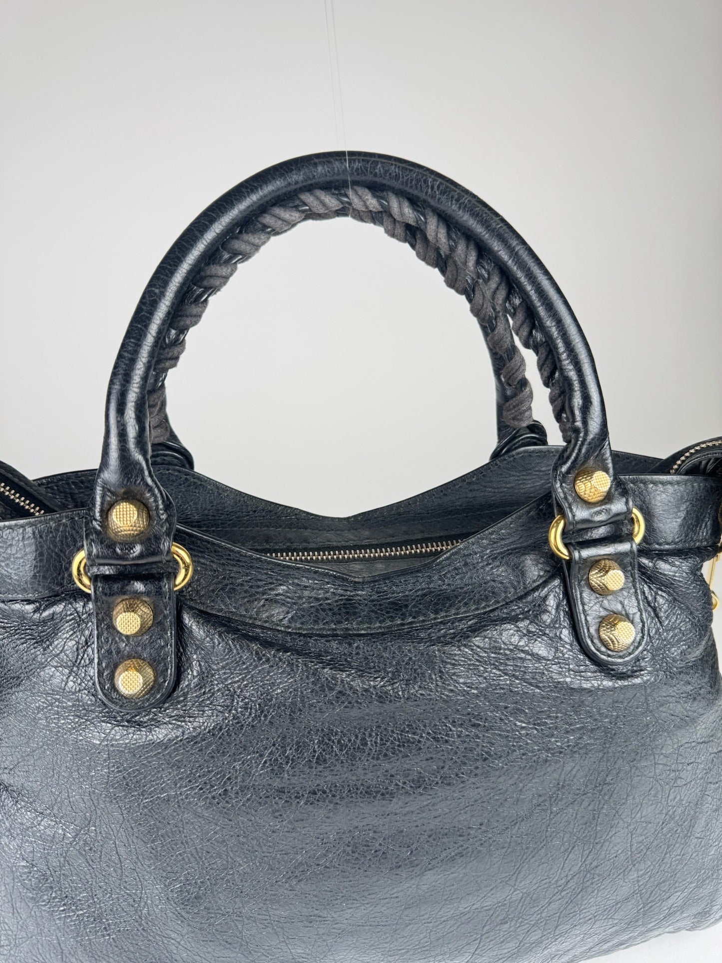 Balenciaga City - respace.studio