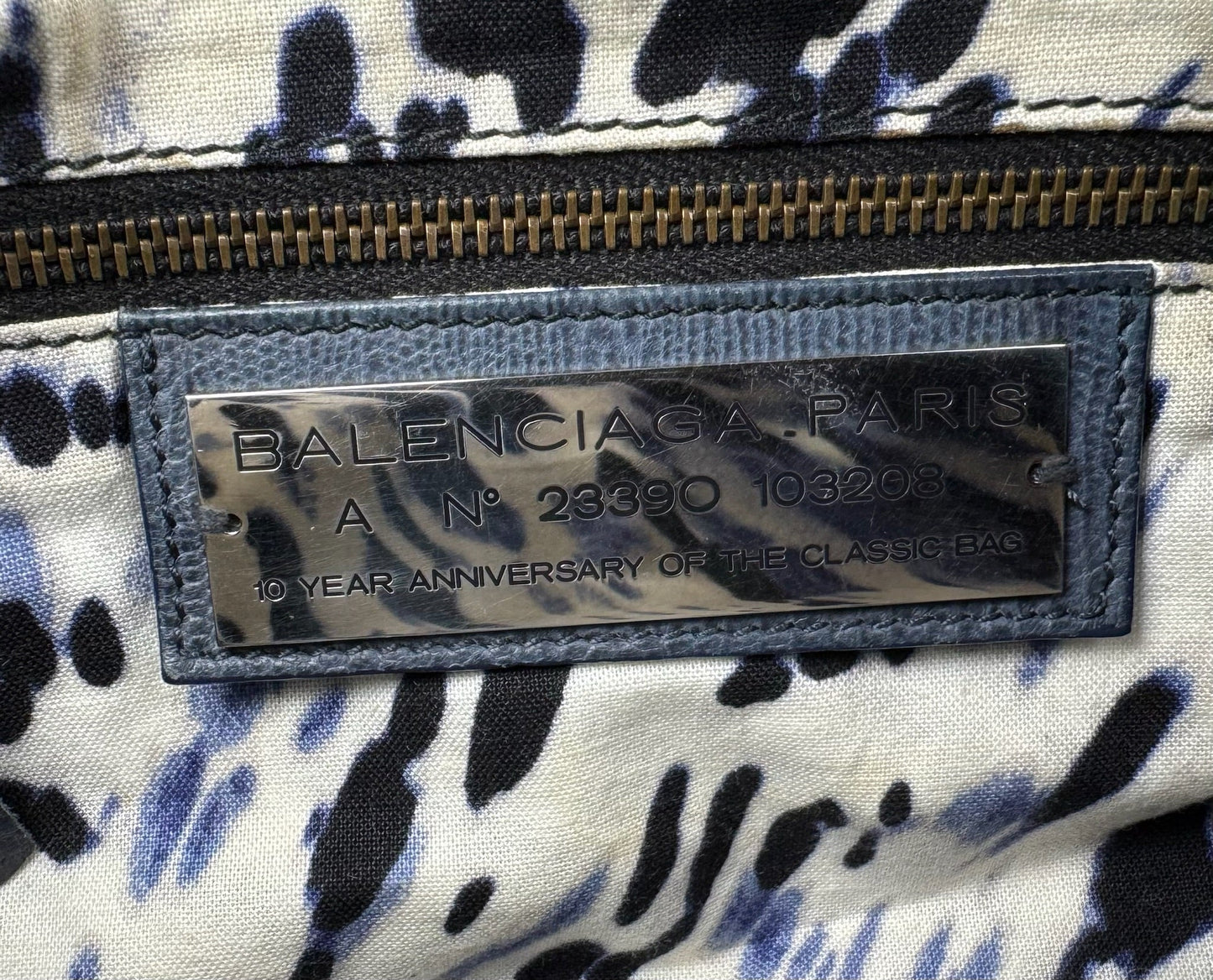 Balenciaga City - respace.studio