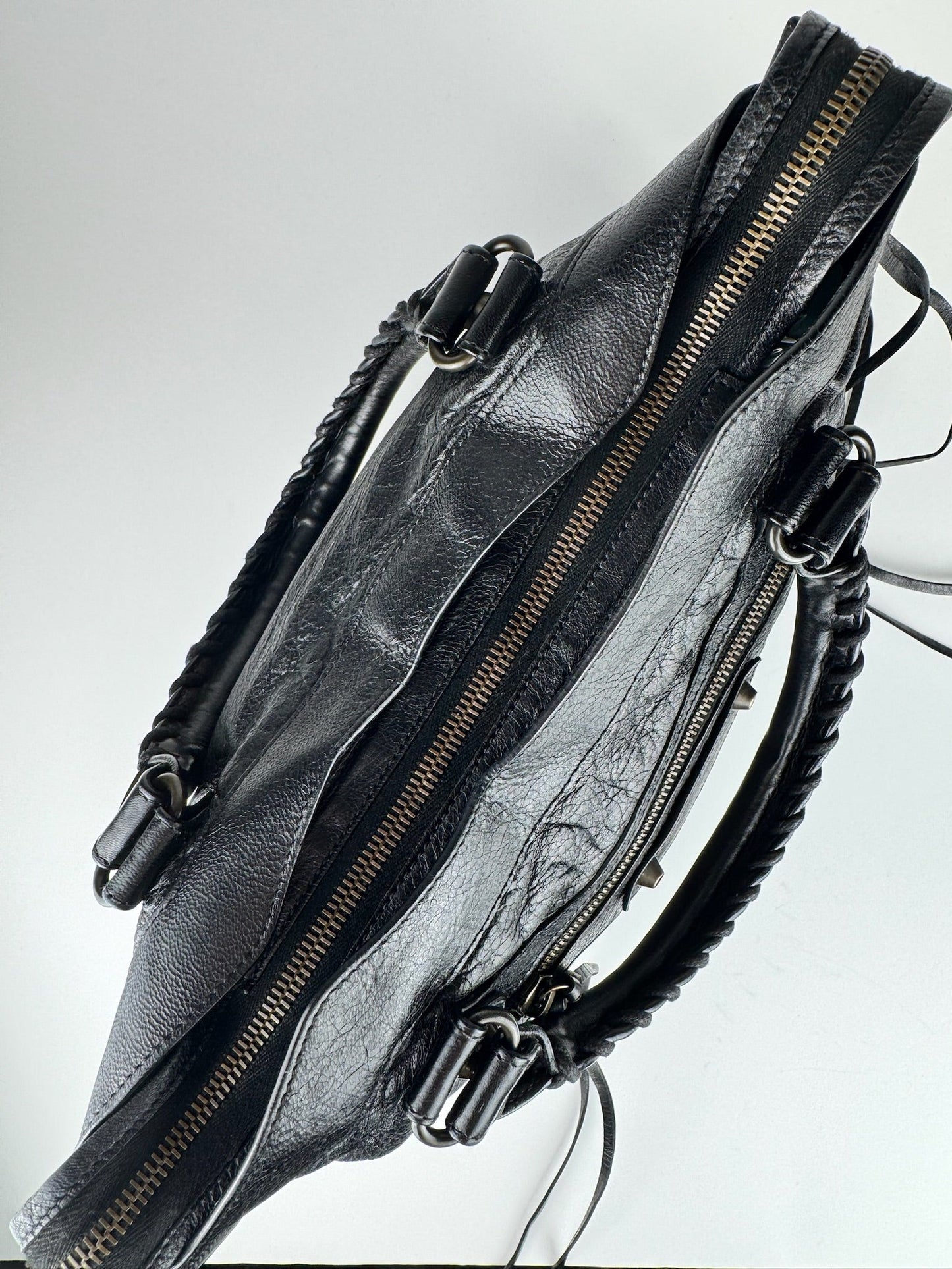 Balenciaga City - respace.studio