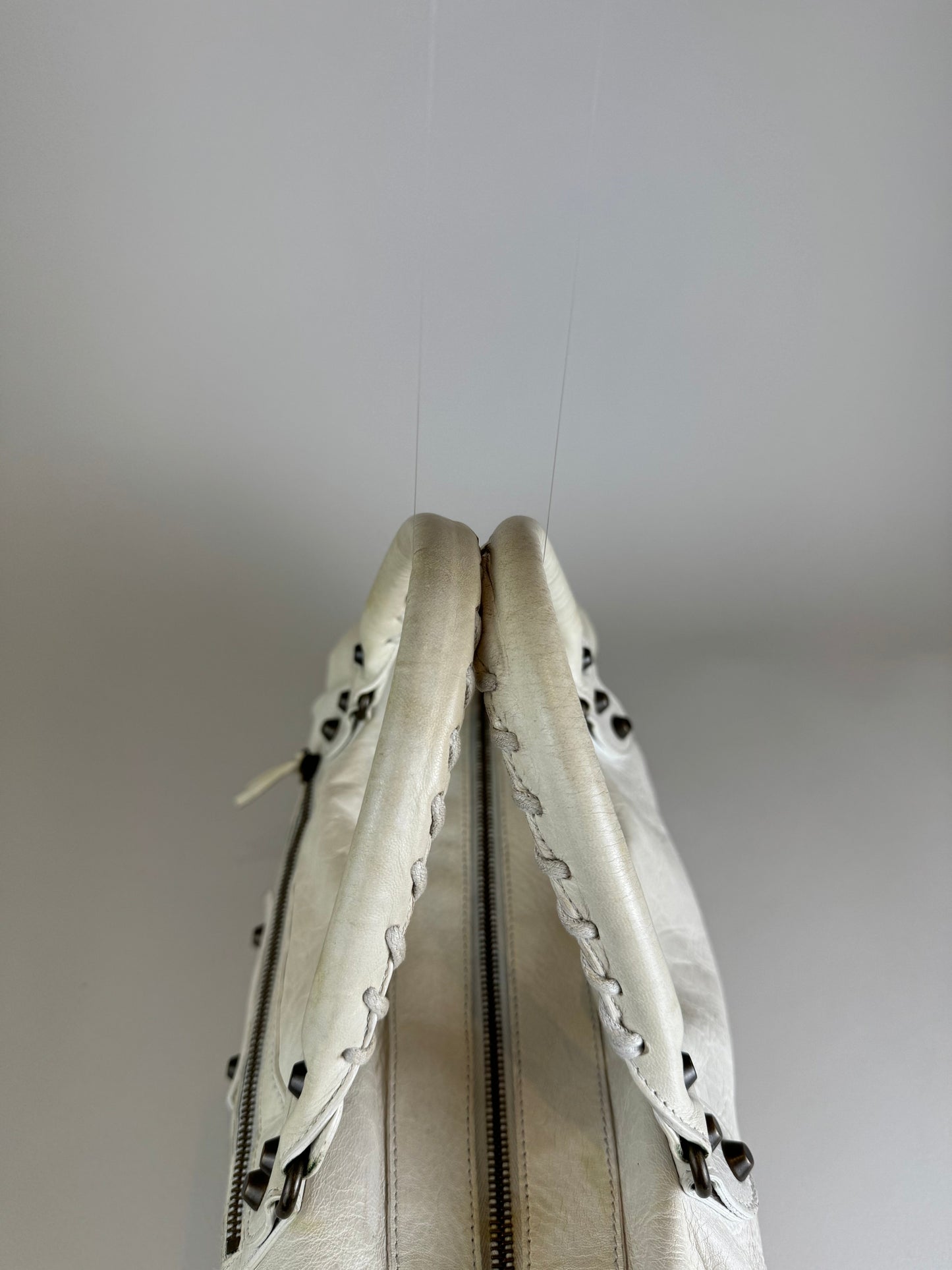 Balenciaga City - respace.studio