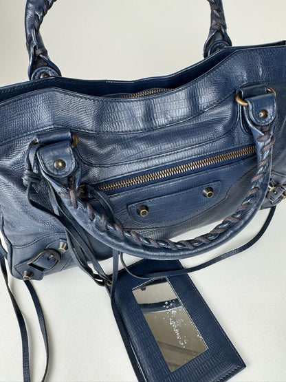 Balenciaga City - respace.studio
