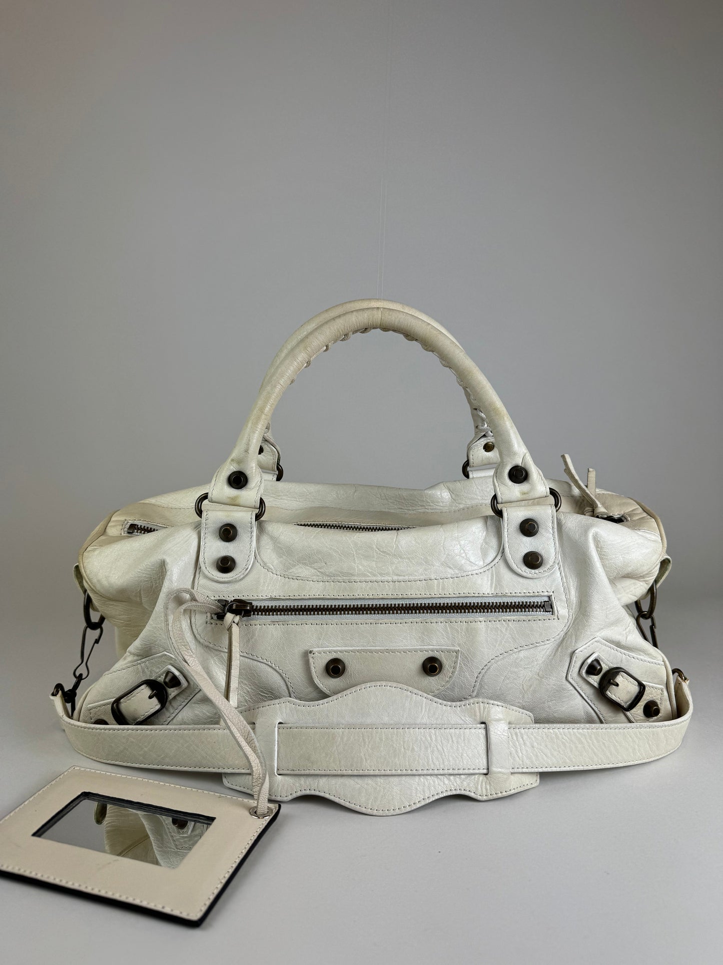 Balenciaga City - respace.studio