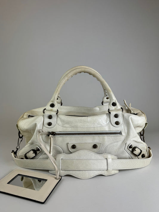 Balenciaga City - respace.studio