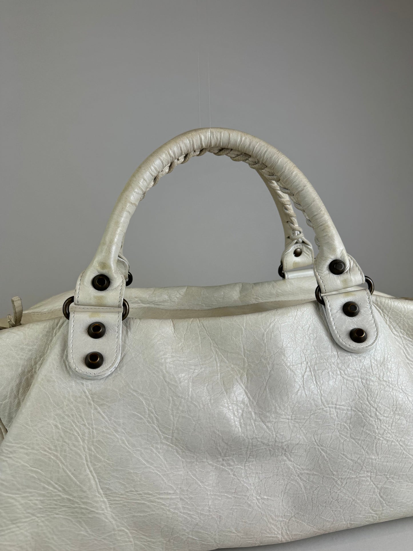 Balenciaga City - respace.studio