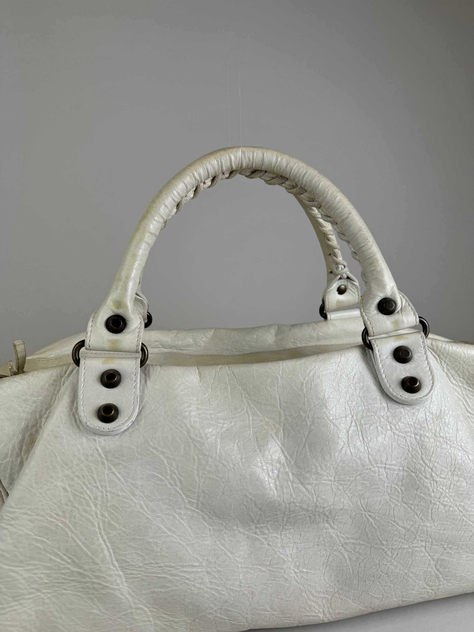 Balenciaga City - respace.studio