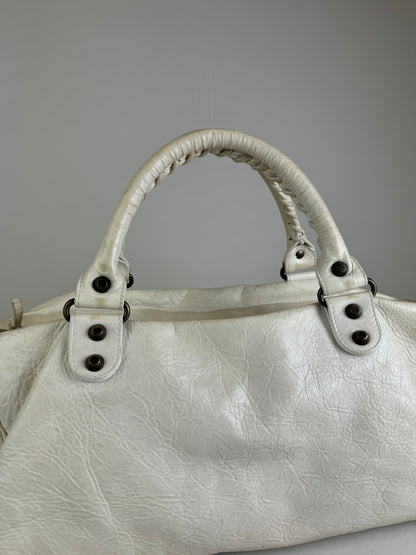 Balenciaga City - respace.studio