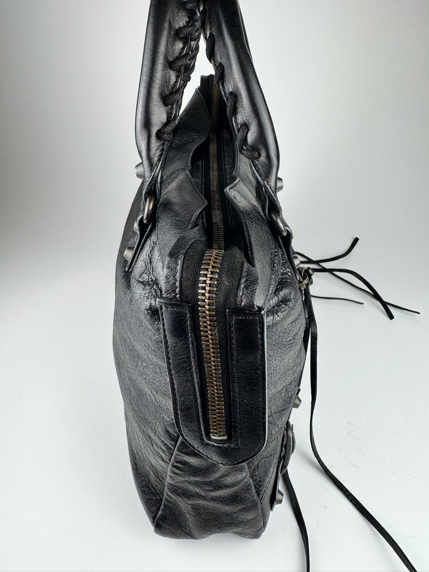 Balenciaga City - respace.studio