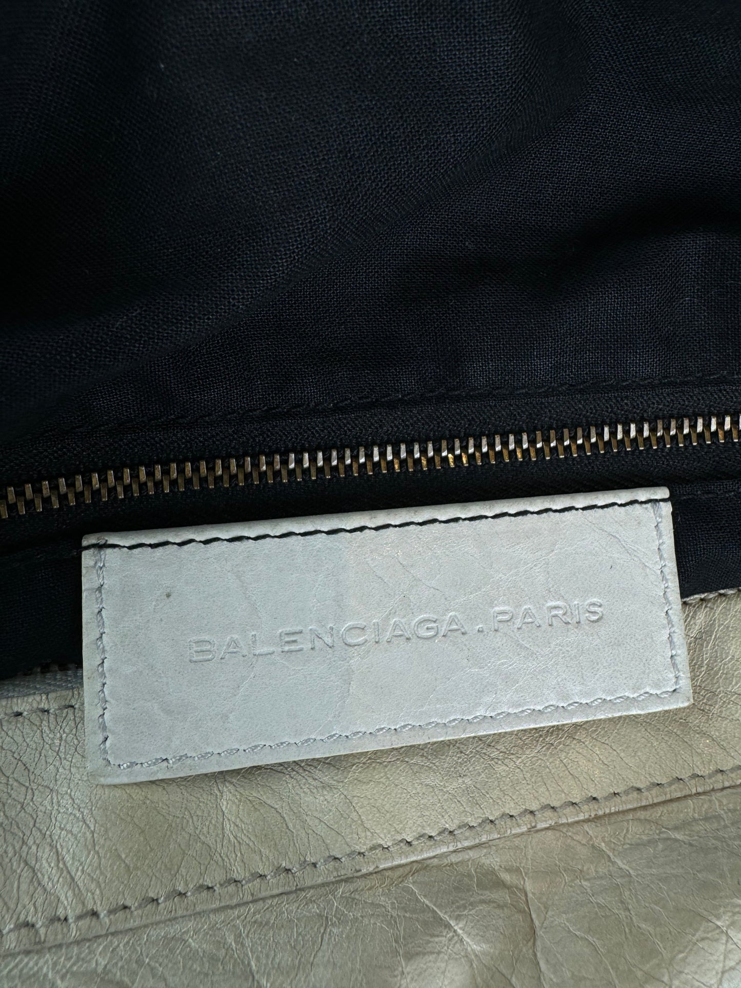 Balenciaga City - respace.studio